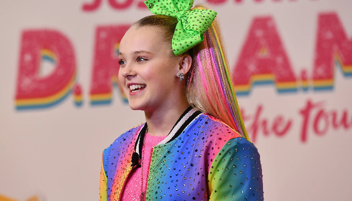 JoJo Siwa beats Taylor Swift in something