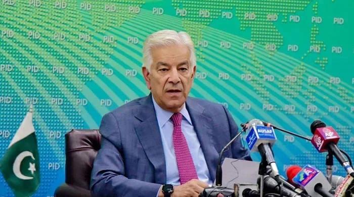 Judges should not deliver political remarks in court: Khawaja Asif