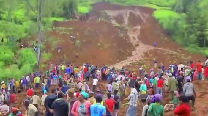 جنوب مغربی ایتھوپیا میں بارش کے باعث مٹی کے تودے گرنے سے 229 افراد ہلاک ہو گئے۔