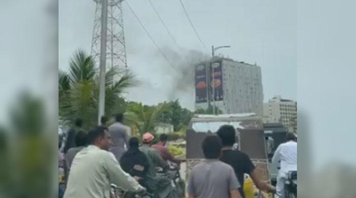 Fire doused at multi-storey building on Karachi's Sharea Faisal