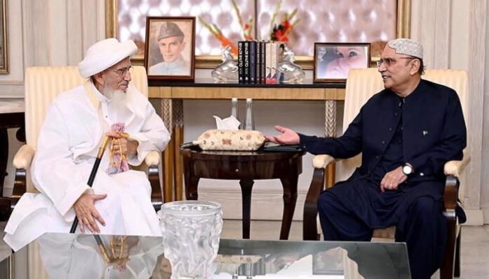 Head of Dawoodi Bohra Community Dr Syedna Mufaddal Saifuddin called on President Asif Ali Zardari at the Bilawal House on July 26, 2024. —APP