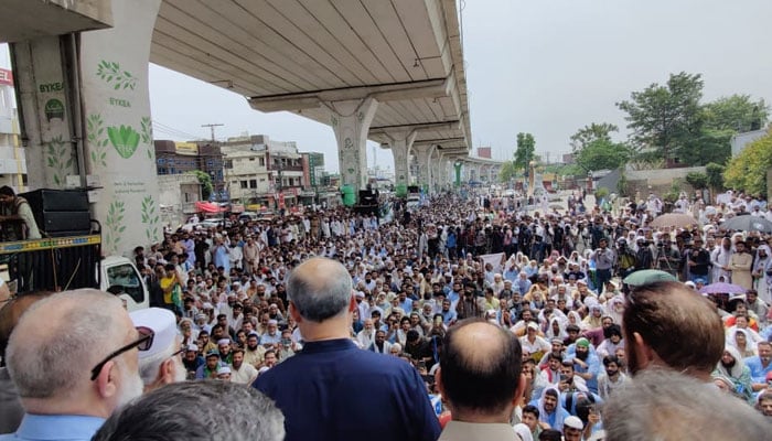 JI Emir Hafiz Naeem ur Rehman speaks to a sit-in staged by party workers in Rawalpindi on July 27, 2024. — Facebook/Jamaat -e- Islami Pakistan