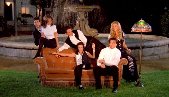 Lisa Kudrow reveals the inspiration behind Friends opening credits