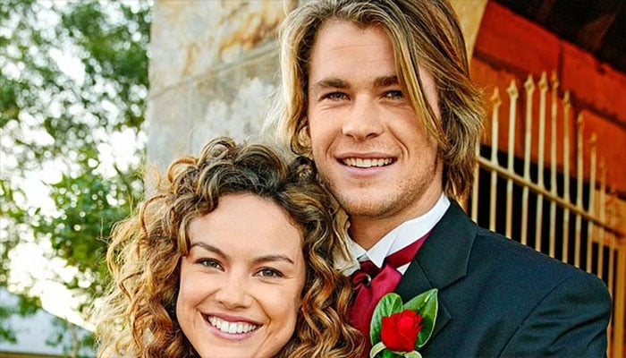 Chris Hemsworth’s first wife opens up about early marriage mistakes.