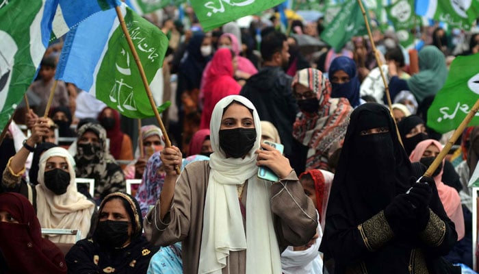 Activists of Jamat-e-Islami (JI) hold a protest against inflation, exorbitant electricity bills  and hike in petrol prices in Rawalpindi on, July 29, 2024. — PPI