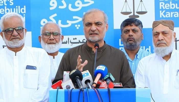 Jamaat-e-Islamis (JI) Emir Hafiz Naeem ur Rehman addresses a press conference in Karachi on October 18, 2022. — Facebook/JI