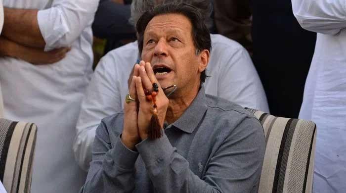 عمران خان کا کہنا ہے کہ 9 مئی کے فسادات پر پی ٹی آئی کے کارکن ملوث پائے گئے تو معافی مانگنے کو تیار ہیں۔