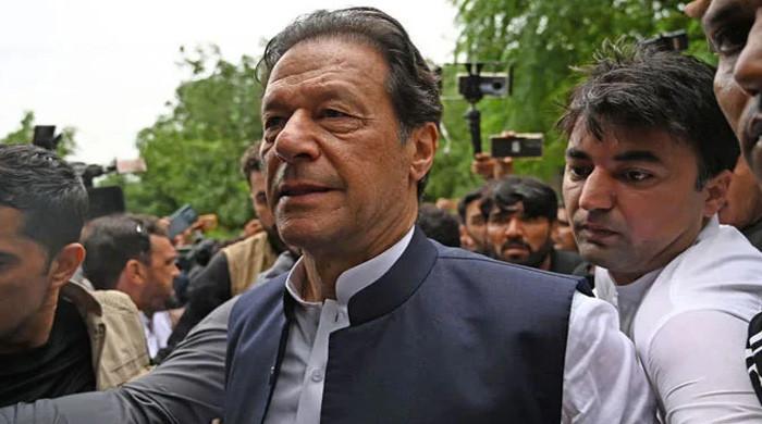 موجودہ حکمران پی ٹی آئی کو ختم کرنے کے لیے فوج کو اکسا رہے ہیں، عمران خان