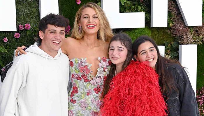 Blake Lively poses with her young fan at It Ends With Us premiere