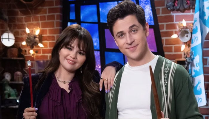 Selena Gomez, David Henrie, and David DeLuise are back.