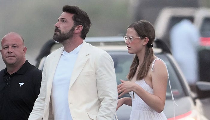 Ben Affleck prioritizes Violets college milestone.