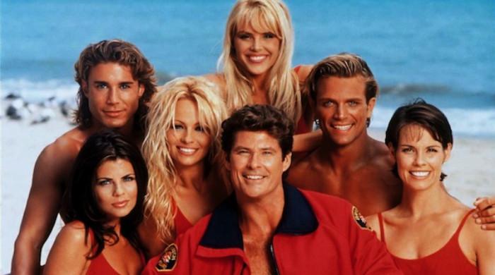 Baywatch alums نے کم معاوضہ ملنے کا انکشاف کیا، 'ایک بھی امیر اداکار نہیں ہے'