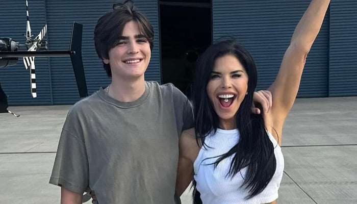 Lauren Sánchez celebrates sons solo helicopter flight