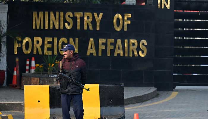 A Pakistani police officer stands guard outside the Ministry of Foreign Affairs in Islamabad on January 18, 2024. — AFP