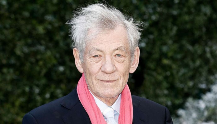 “I come back to you now, at the turn of the tide,” Ian McKellen returns to LOTR