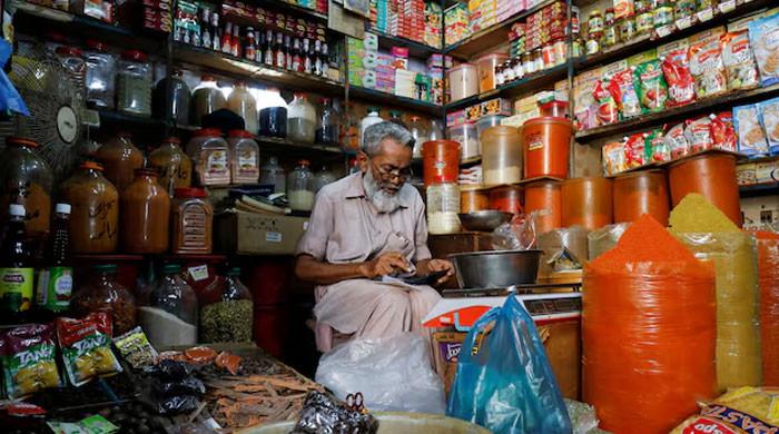 Pakistan’s inflation drops to single digit after nearly 3 years