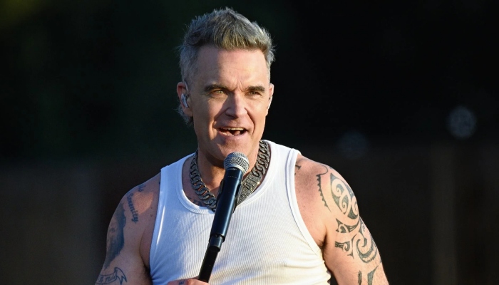 Robbie Williams makes a huge comeback