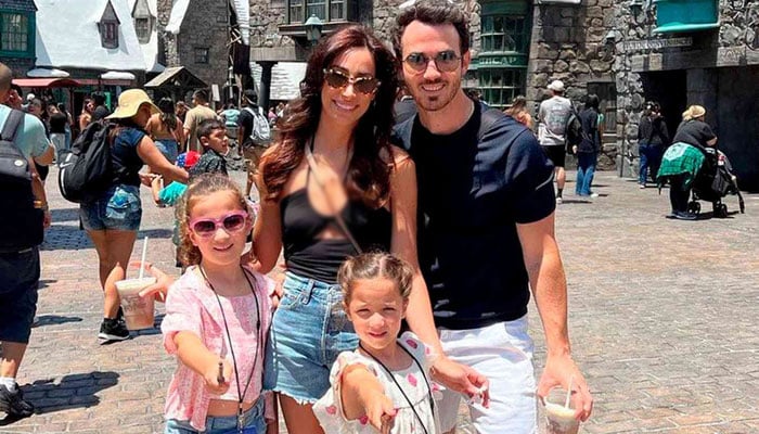 Kevin Jonas inquires about daughters back-to-school routine