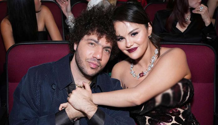 Selena Gomezs beau heaps on praises for billionaire girlfriend