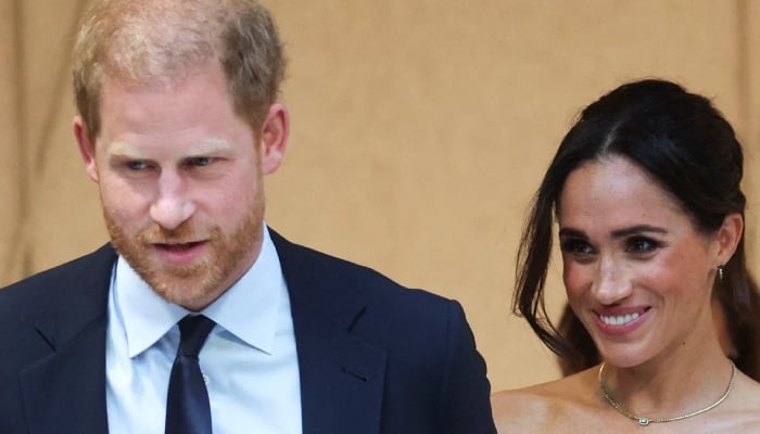 Meghan Markle makes appearance at Oprah Winfreys book club event