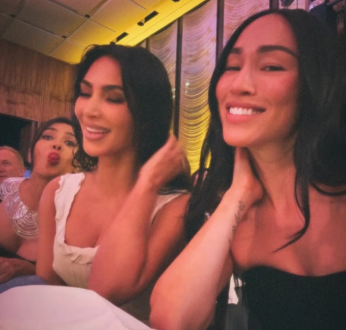 Salma Hayek steals show with hilarious photobomb in Kim Kardashians selfie