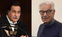 Khawaja Asif Praises Ayaz Sadiq’s Role In Crisis Following PTI MNAs’ Arrest