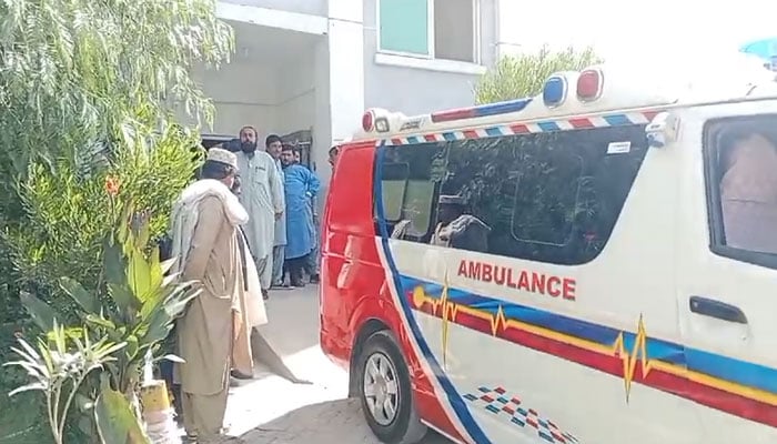 Bus accident kills 6, injures 20 in Balochistans Sherani