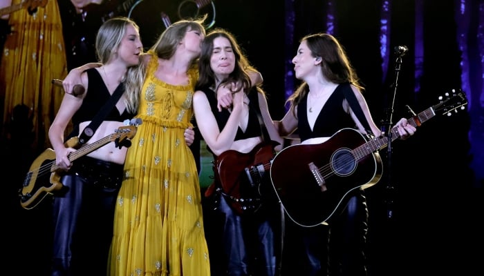 Estie Haim dishes on Taylor Swift’s surprising post-concert routine