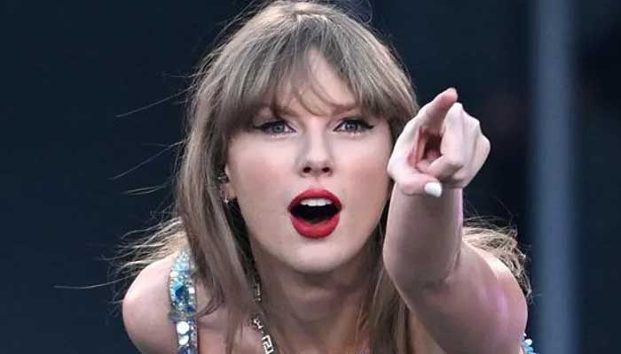 Taylor Swift finds new stunning friend at Travis Kelces game