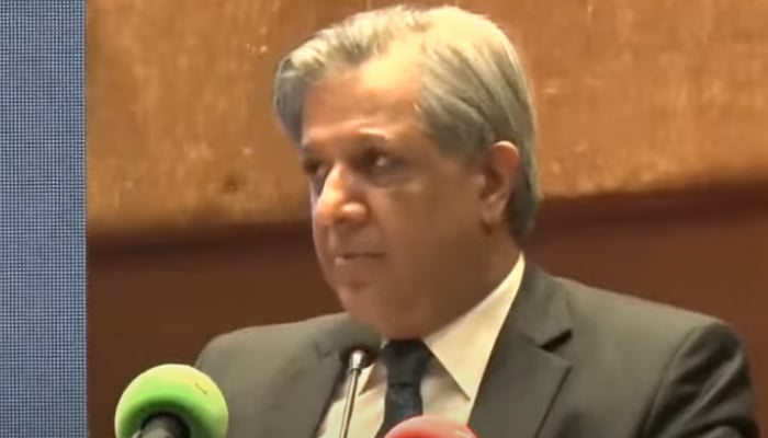 Federal Minister for Law and Justice Azam Nazeer Tarar addresses the in-camera event of SCBA, PBC in Islamabad on September 18, 2024. — Screengrab via Geo News