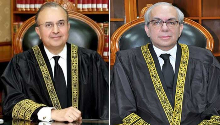 Justice Mansoor Ali Shah (Left) and Justice Munib Akhtar. — Supreme Court of Pakistan/File