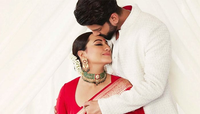 Sonakshi Sinha calls out husband in irritating move