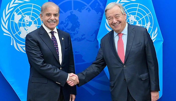 PM Shehbaz Sharif (left) meets UN Secretary General Antonio Guterres on the sidelines of 79th session of the United Nations General Assembly in New York. — PID