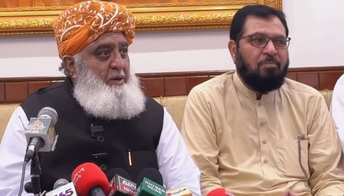 After reelection as JUI-F chief, Maulana Fazl slams govt, demands fresh polls