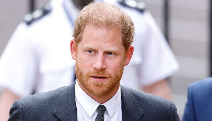 Prince Harry laser-focused on secret UK mission as he jets off to home country