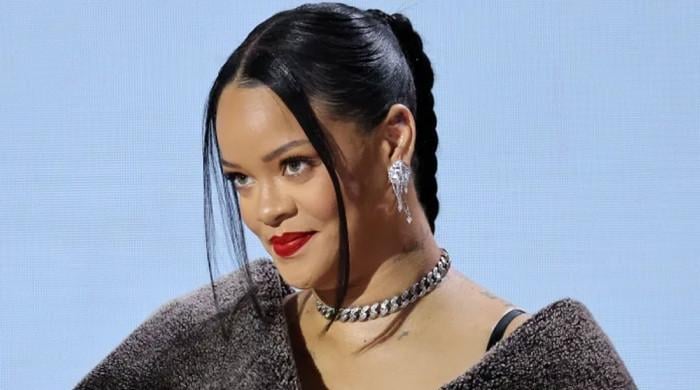 Rihanna grabs dinner with close pals after New York Fashion Week drama