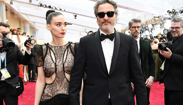 Joaquin Phoenix starts Rooney Mara marriage rumours