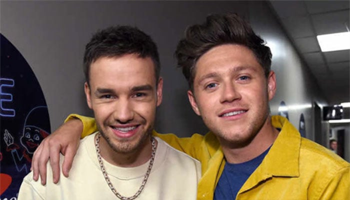 Liam Payne jams to One Directions Stockholm Syndrome.