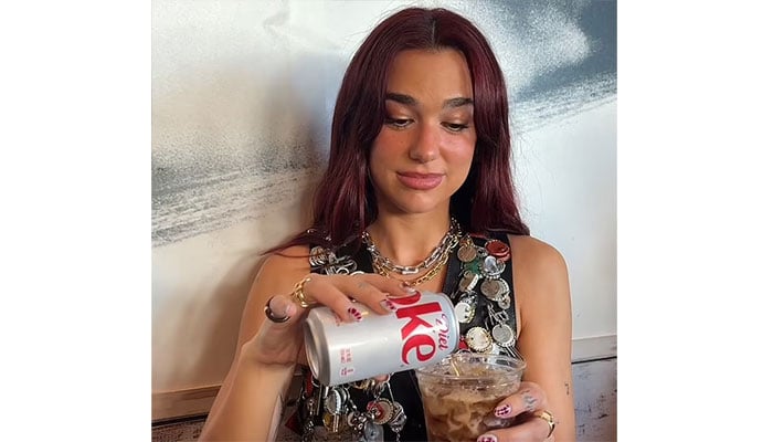 Dua Lipas unique drink stirs curiosity.