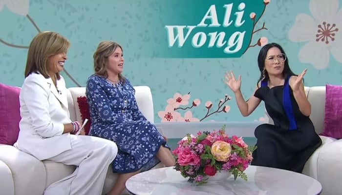 Ali Wong plays matchmaker for Hoda Kotb