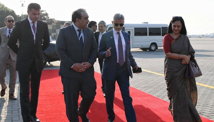 Indian Foreign Minister Subrahmanyam Jaishankar (second from right) departs from Islamabad on October 16, 2024. @ X/@DrSJaishankar