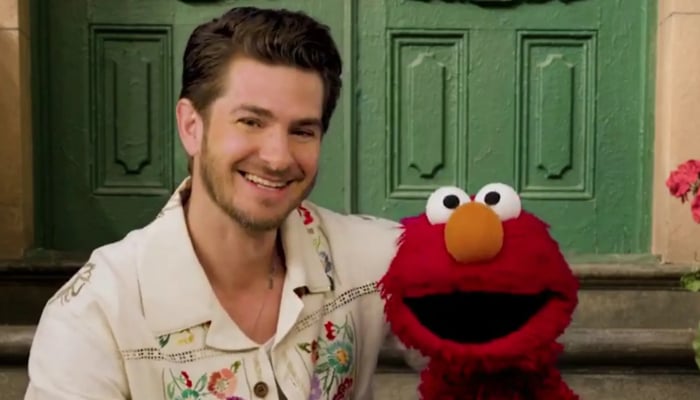 Andrew Garfield opens up to Elmo about missing her mother