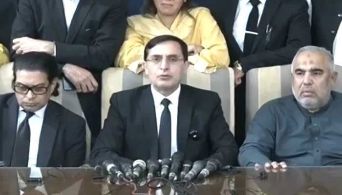 Pakistan Tehreek-e-Insaf (PTI) Chairman Barrister Gohar Ali Khan (centre) speaking during a press conference on October 19, 2024. — Screengrab via YouTubeGeo News