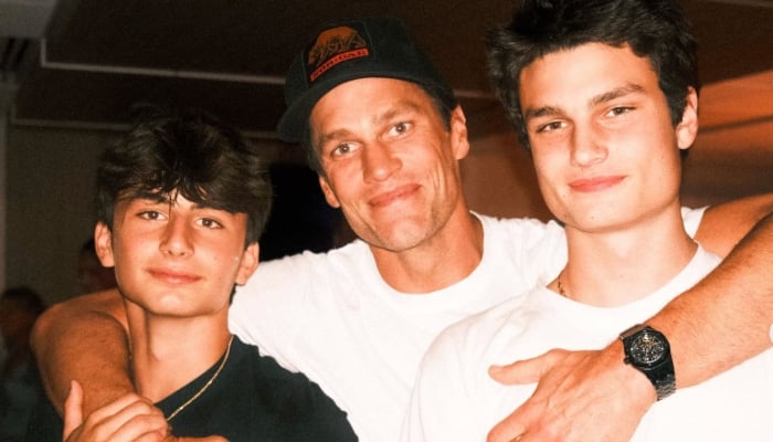 Tom Brady enjoys night out with sons at Taylor Swift concert