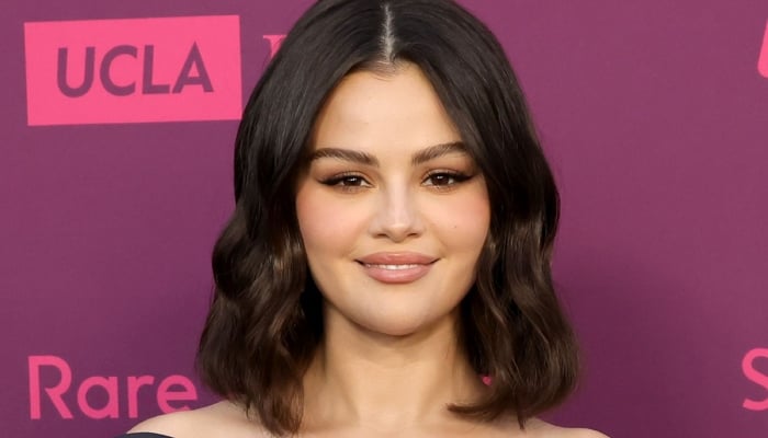 Selena Gomezs on-screen brother approves of her new beau