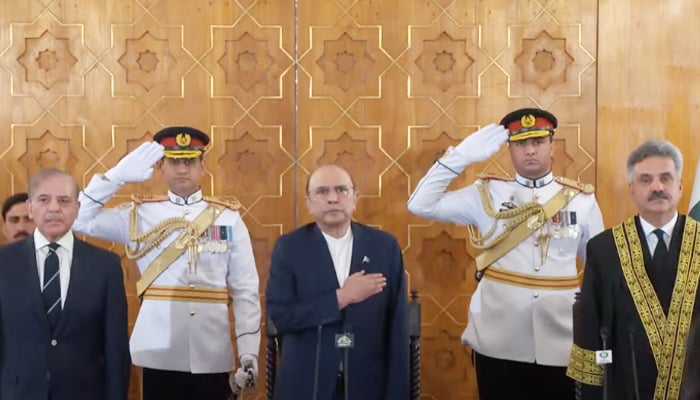 (Left to right) Prime Minister Shehbaz Sharif, President Asif Ali Zardari, and CJP Yahya Afridi during the oath-taking ceremony of the top judge, at the Aiwan-e-Sadar in Islamabad, on October 26, 2024. — Screengrab via Geo News