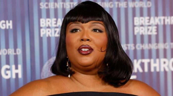 Lizzo drags fans at Halloween after Ozempic allegations