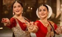 Madhuri Dixit, Vidya Balan Mesmerises Fans With 'Ami Je Tomar 3.0' Performance