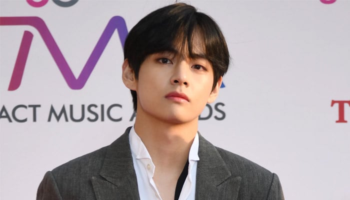 BTS V shows off his muscular physique in rare photos