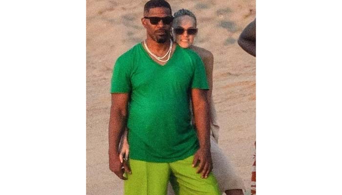 Jamie Foxx, Alyce Huckstepp enjoy beach get-away in Mexico